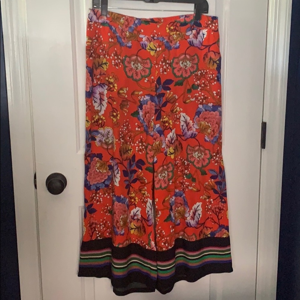 Express bright floral cropped culottes